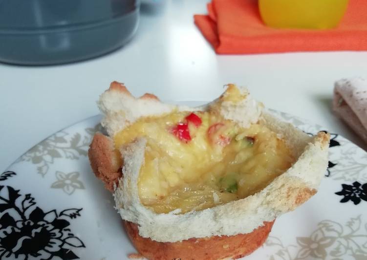 Mini Egg &amp; Cheese Bread Cup