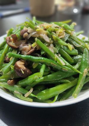 Hình của món Đậu Cô Ve Xào Nấm Hương.
