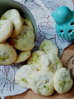 عکسی از دستور شیرینی پفکی گردویی آتنا