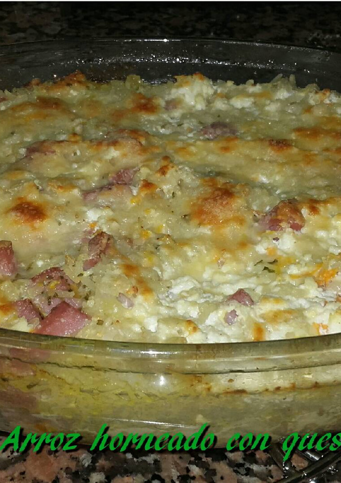 Una foto de Arroz horneado con queso