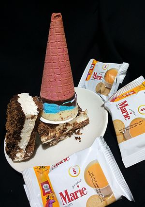 A picture of Marie biscuit sandwich dessert.