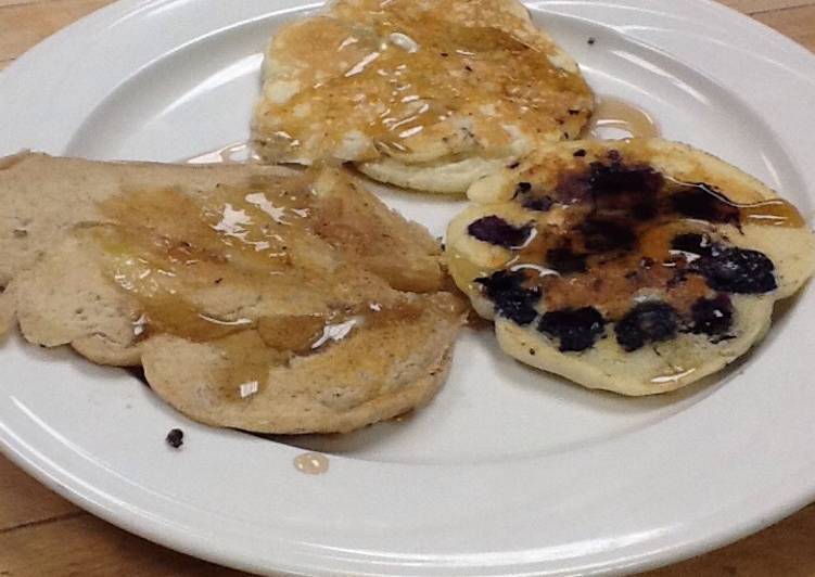 Steps to Prepare Super Quick Homemade Sweet Milk Pancakes