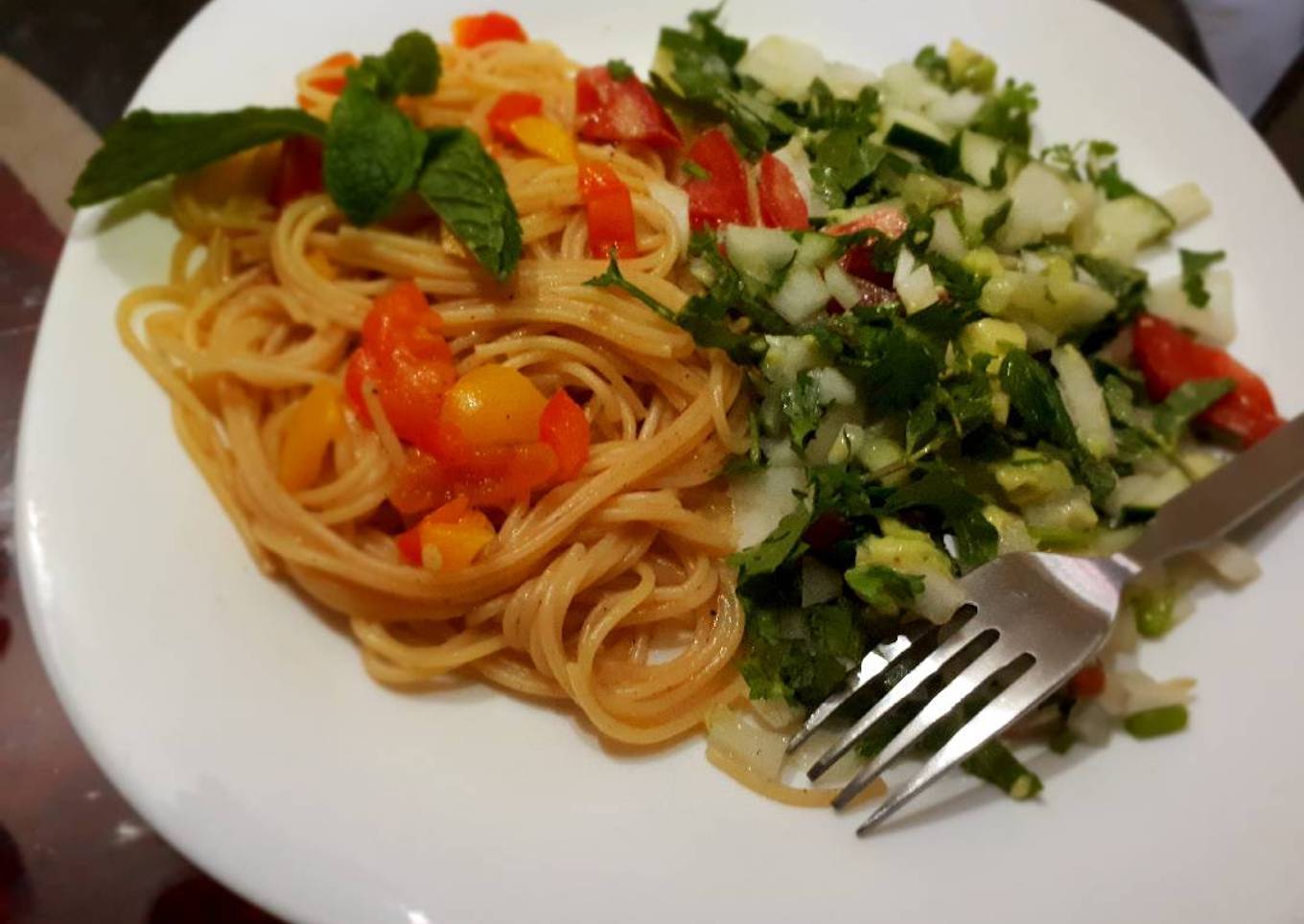 Spaghetti with kachumbari