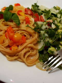A picture of Spaghetti with kachumbari.