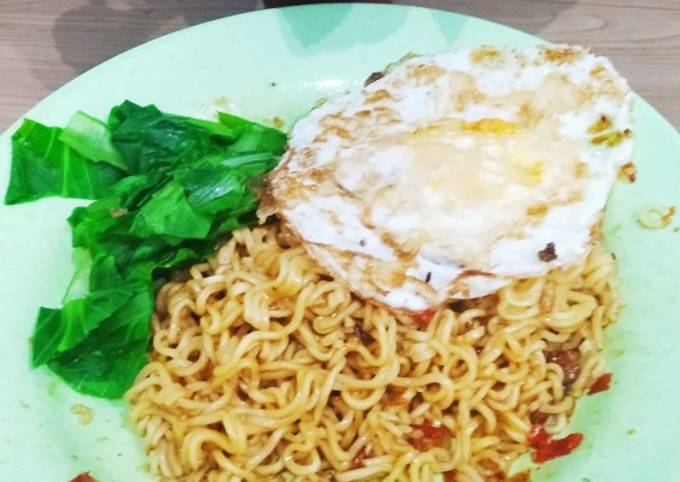 Resep Indomie goreng pedas spesial Anti Gagal
