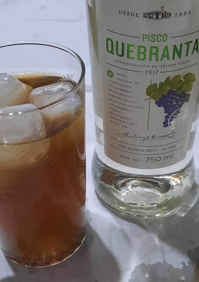 Una foto de Cóctel de menta y jengibre
