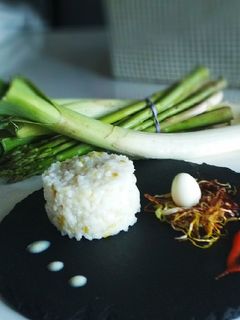 Una foto de Arroz con puerro y su crujiente