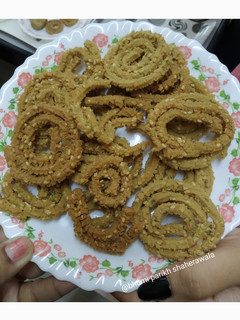 મલ્ટીગ્રેન ચકરી (Multigrain Chakri Recipe In Gujarati) રેસીપી મુખ્ય ફોટો