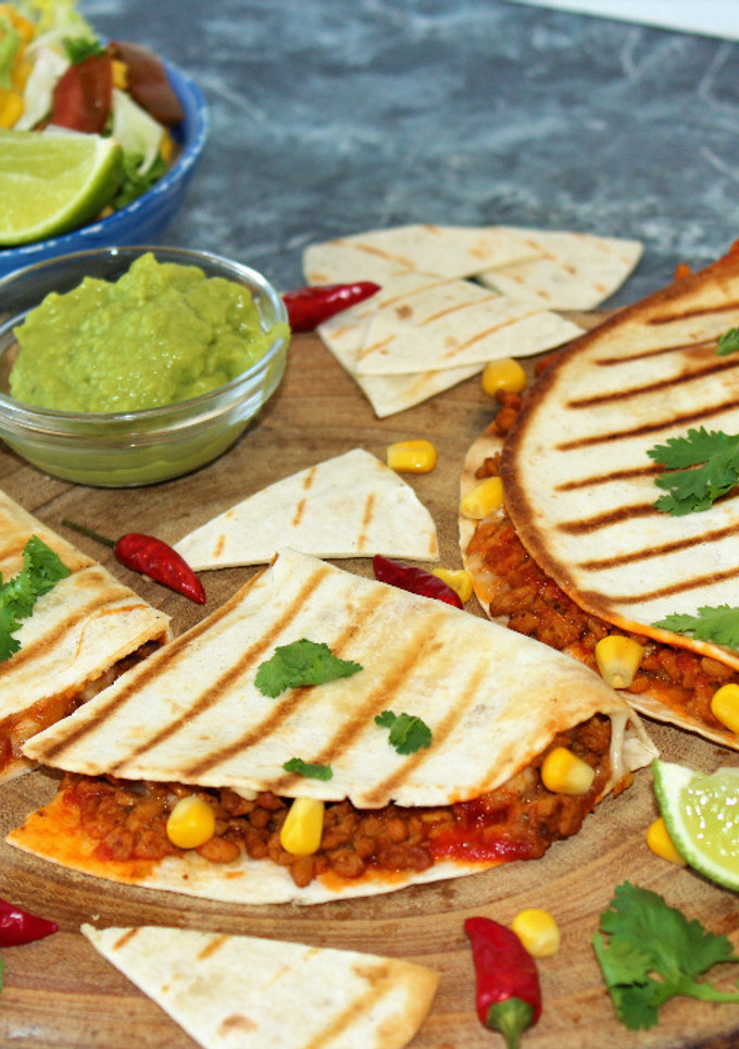 Una foto de Quesadillas veganas con proteína de guisante texturizada