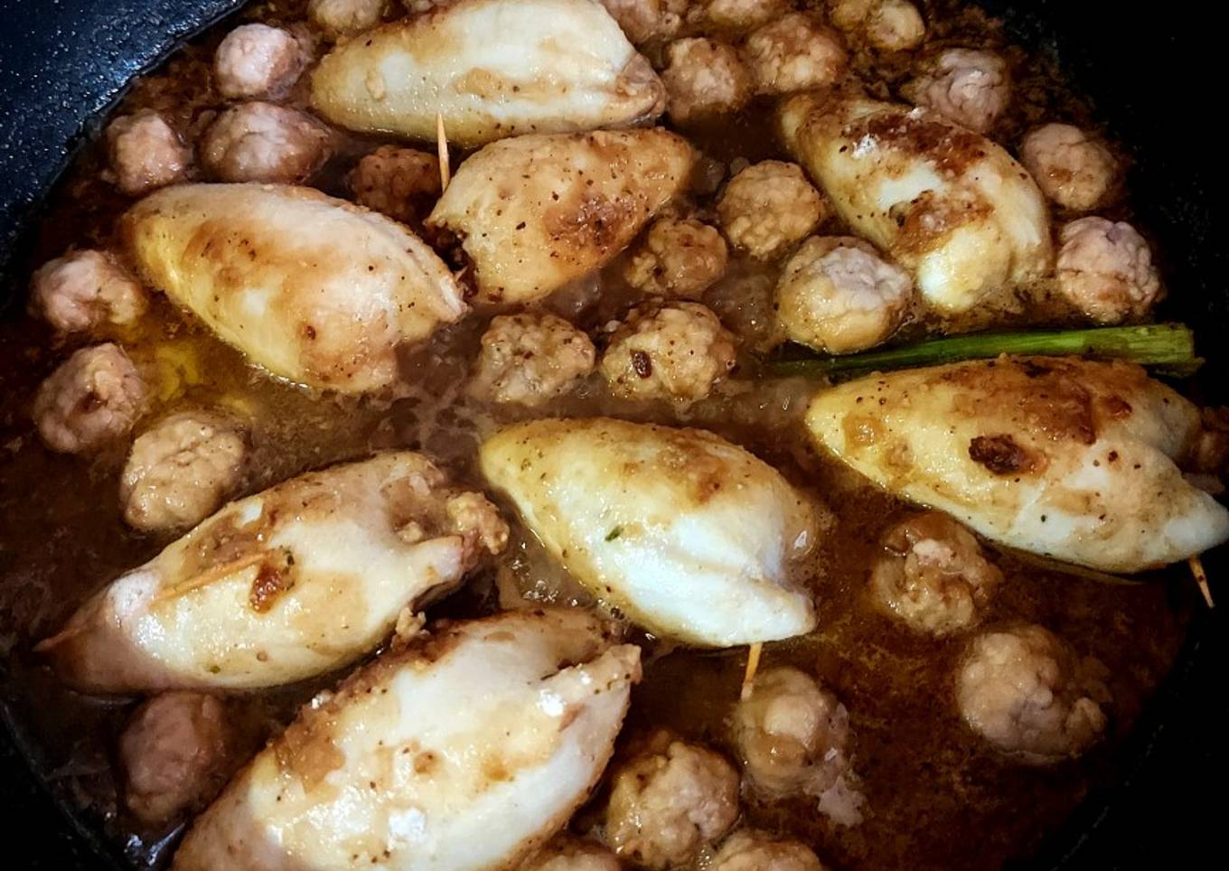 Calamares rellenos con albóndigas