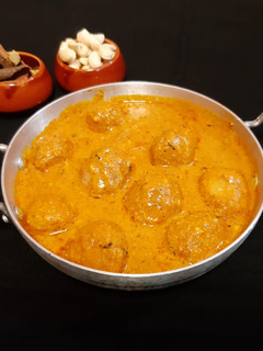 कश्मीरी दम आलू (Kashmiri dum aloo recipe in Hindi) रेसिपी मुख्य फोटो