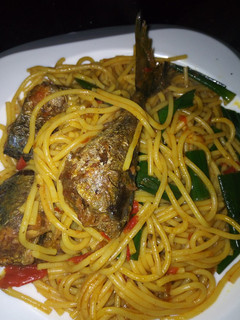 A picture of Spaghetti with smoked fish.