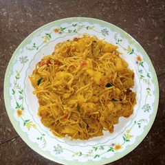 A picture of Supergetti and potatoes.