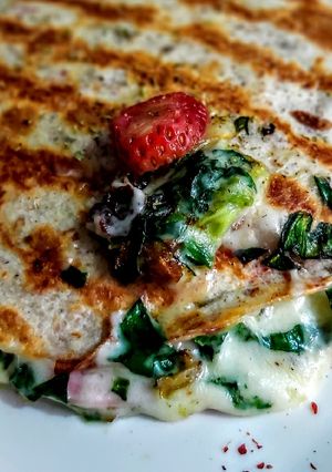 Una foto de WRAPS Frutos🍓🍒Rojos con Espinaca...!