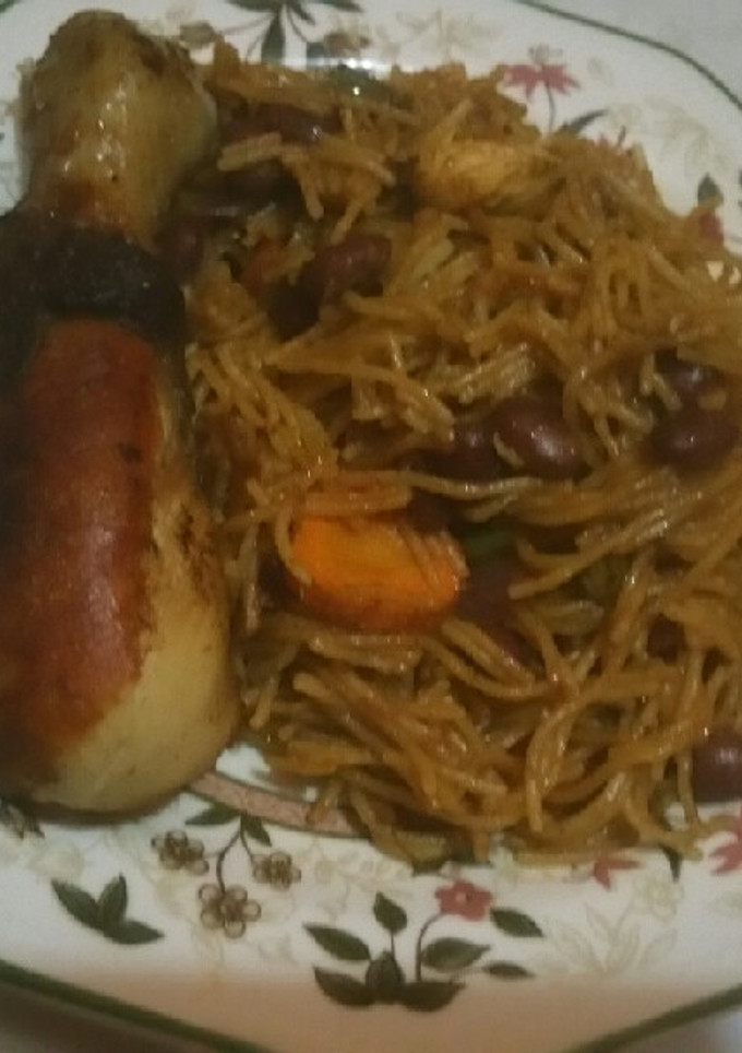 A picture of Spaghetti with chicken.