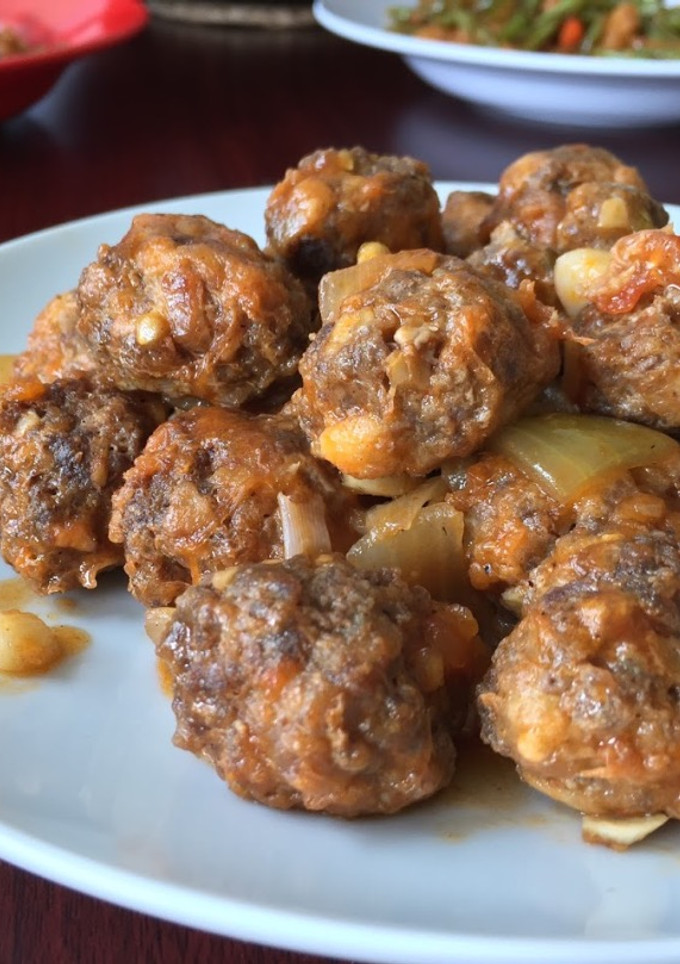 Foto resep Bola Daging Cincang Asam Manis (lebih enak dari Ikea meatball)!