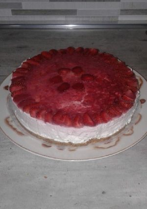 Foto di Cheesecake mascarpone panna e fragole 🍓