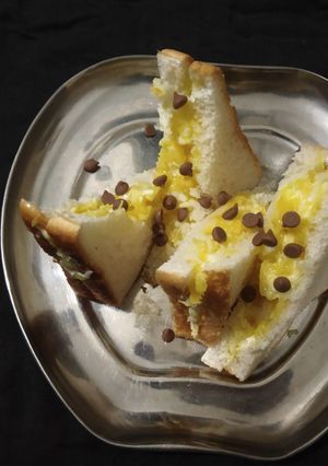 A picture of Pineapple sandwich.