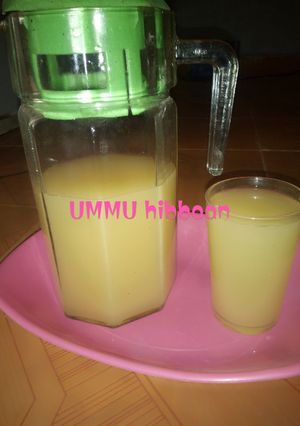 A picture of Ginger and lemon drink.