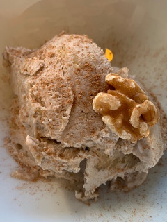 Una foto de Helado de plátano y nueces