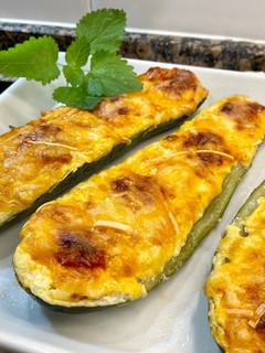 Una foto de Calabacín relleno de queso ricotta