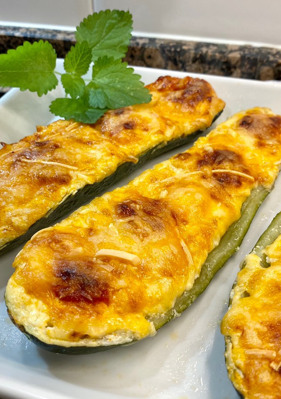 Una foto de Calabacín relleno de queso ricotta