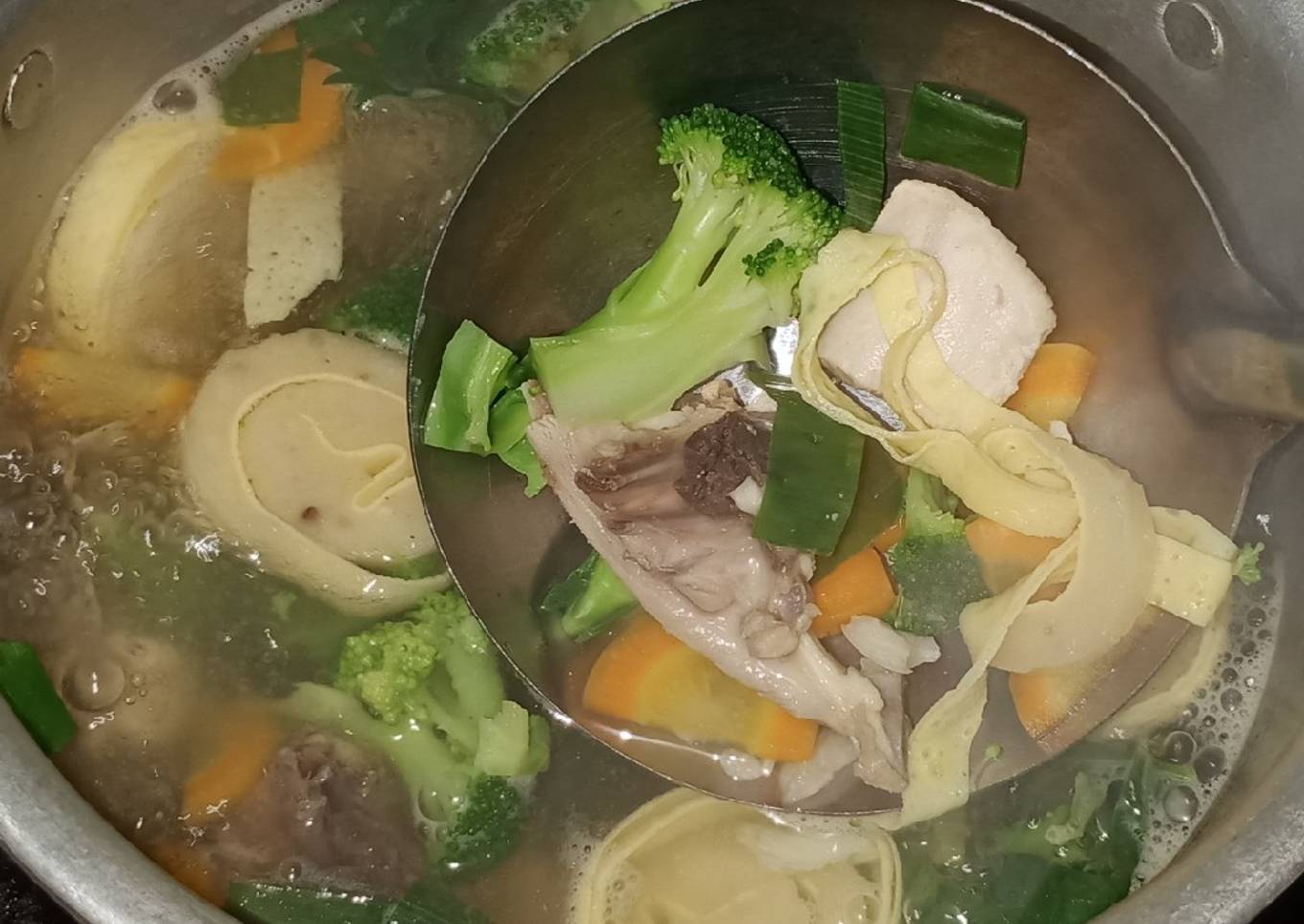 Sop Ayam dan Rolade