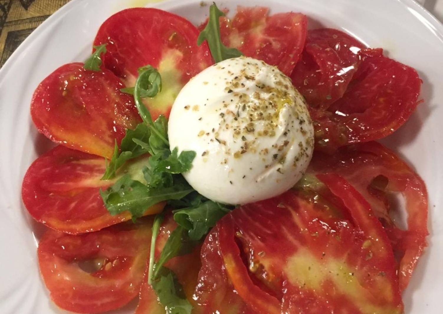 Ensalada de tomate 🍅 y burrata 😜 Receta de asuncion.mc- Cookpad