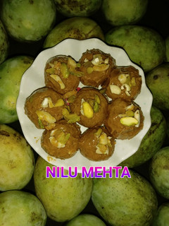 व्रत वाली लड्डू (Vrat wali ladoo recipe in Hindi) रेसिपी मुख्य फोटो