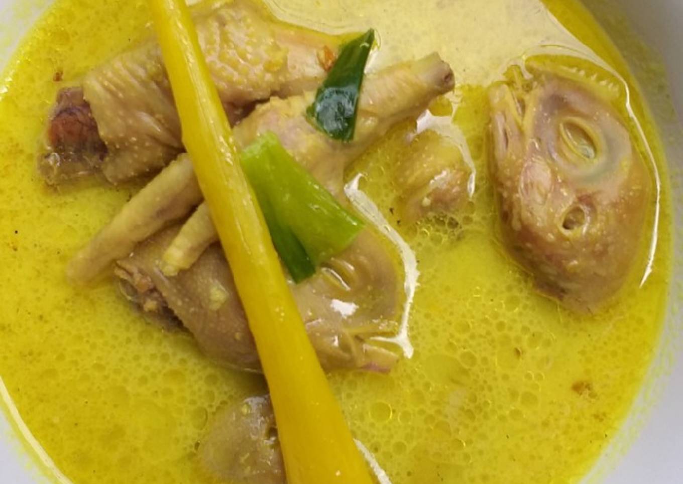 Cara Gampang Menyiapkan Soto Ceker Kepala Ayam (recook @Dhilashina)
yang Lezat Sekali