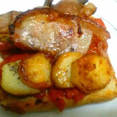Potato,bacon salsa sandwich A picture of Potato,bacon salsa sandwich.