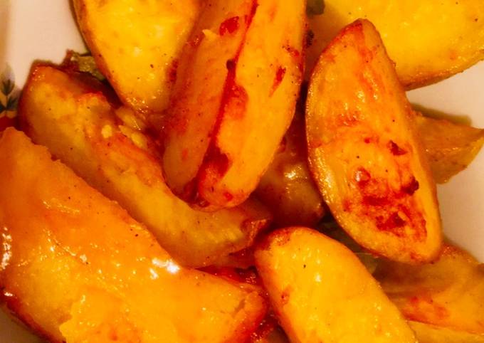Картошка по-деревенски без кожуры в духовке