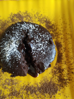 चोको लावा केक(Choco lava cake recipe in Hindi) रेसिपी मुख्य फोटो