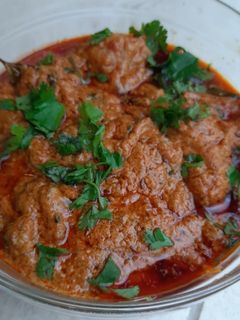 કાશ્મીરી દમ આલુ (Kashmiri Dum Aloo Recipe In Gujarati) રેસીપી મુખ્ય ફોટો