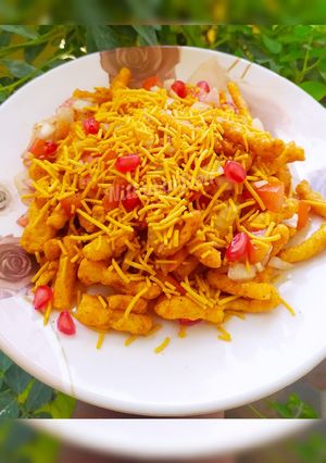 A picture of Kurkure chaat.