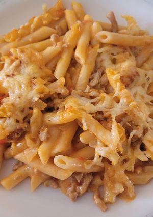 Una foto de Macarrones con cositas que tenía en la despensa y congelador
