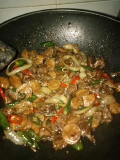 Foto resep Sapi saus tiram + bakso + lada hitam