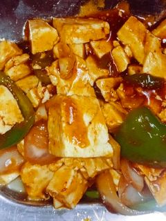 ચીલી પનીર(Chilli paneer recipe in Gujarati) રેસીપી મુખ્ય ફોટો