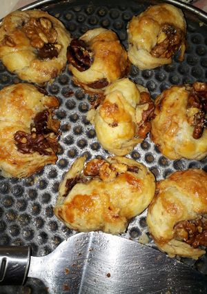 A picture of Walnut pie.