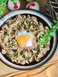 Cơm bò Gyudon (bò xào hành tây kiểu Nhật)