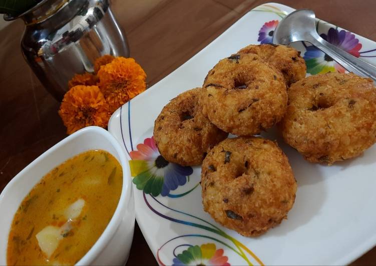 Samak rice medu vada with jhol aloo