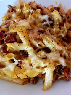 Una foto de Macarrones picantes a los cuatro quesos
