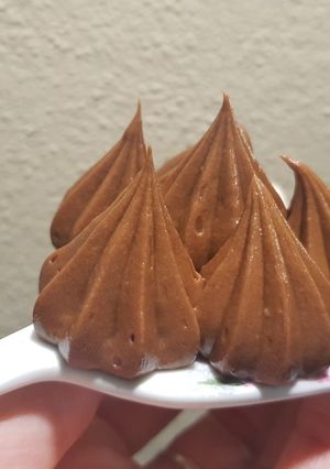 Una foto de Crema Bariloche para relleno o decoración de postres