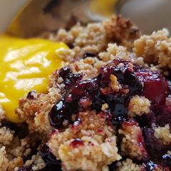 A picture of Keto Berry Crumble.
