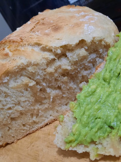 Una foto de Pan fácil, crujiente y esponjoso 🍞