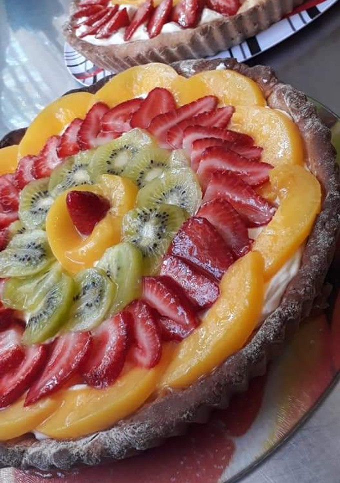 Una foto de Tarta frutal🍓🥝🍑
