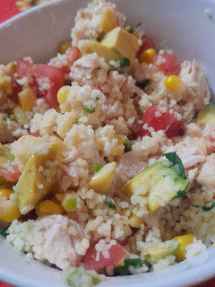 Una foto de Ensalada de cuscús con pollo