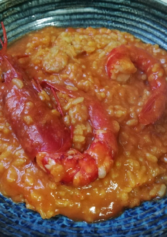 Una foto de Arroz meloso con carabineros 🦐