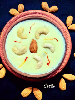 कश्मीरी फिरनी (kashmiri phirni recipe in Hindi) रेसिपी मुख्य फोटो