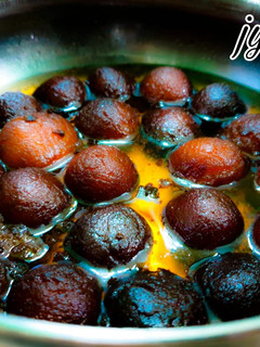 A picture of Mawa Gulabjamun.